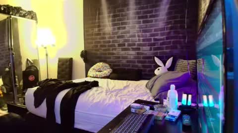 Snapshot of justwannalookgood4ya chatting on 12-12-24, 06:57 Eetantungfuk Mias online show from 12-12-24, 06:57