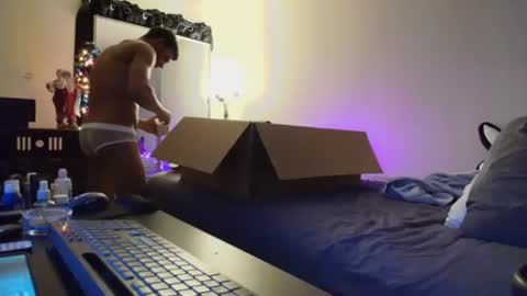 Snapshot of justwannalookgood4ya chatting on 12-17-24, 06:09 Eetantungfuk Mias online show from 12-17-24, 06:09