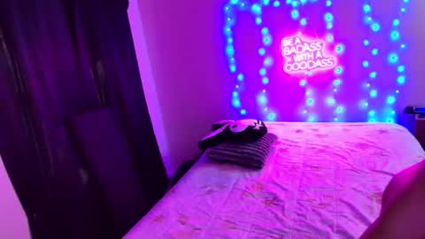 Snapshot of justwannalookgood4ya chatting on 01-23-25, 09:29 Eetantungfuk Mias online show from 01-23-25, 09:29