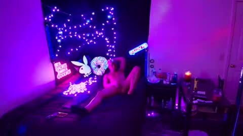 Snapshot of justwannalookgood4ya chatting on 02-12-25, 02:32 Eetantungfuk Mias online show from 02-12-25, 02:32