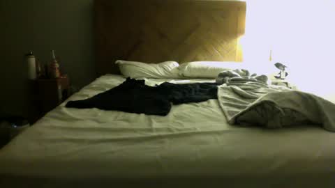 J and Sugar snap pea online show from 09-17-25, 10:39