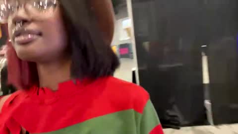 Snapshot of k1m08 chatting on 10-26-25, 08:48 Aki Kim online show from 10-26-25, 08:48