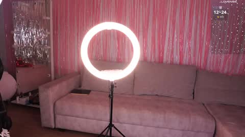 Snapshot of k_kimikooo chatting on 11-26-25, 04:35 Amely online show from 11-26-25, 04:35