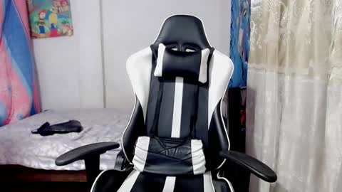 Snapshot of kabic_dragon736 chatting on 02-16-25, 05:59 Kabic online show from 02-16-25, 05:59