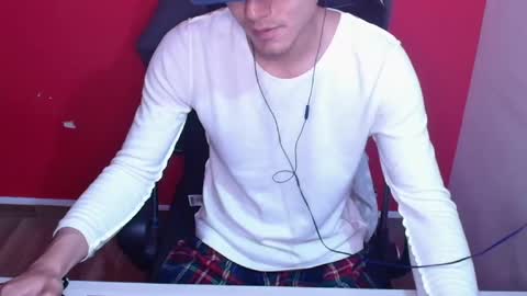 Snapshot of kael_art_d chatting on 10-23-25, 12:32 kael_art_d online show from 10-23-25, 12:32