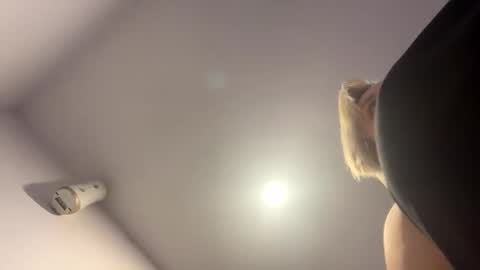 Snapshot of kaelia_daniel chatting on 10-08-25, 04:59 Kaelia and Daniel online show from 10-08-25, 04:59