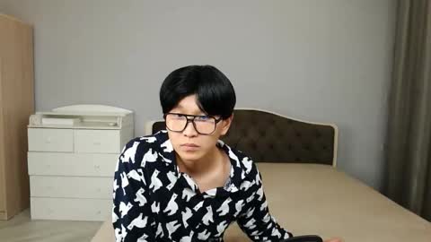 Kai Chicken online show from 12-15-25, 11:03