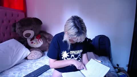 kaira111 online show from 11-12-25, 11:54