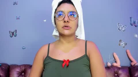 Snapshot of kaira_mosse_ chatting on 11-21-25, 11:42 kaira_mosse_ online show from 11-21-25, 11:42