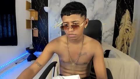 kaiser_alpha777 online show from 04-12-26, 06:24