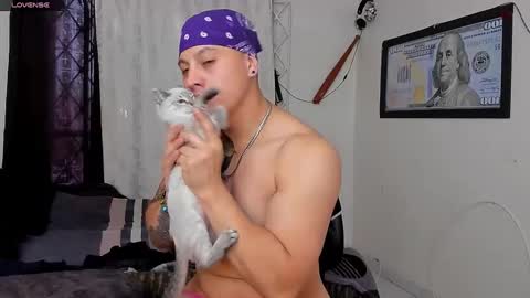 Snapshot of kaledd_musclee chatting on 12-07-24, 10:06 Kaledd musclees room Master online show from 12-07-24, 10:06
