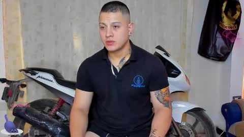 Snapshot of kaledd_musclee chatting on 12-24-24, 12:11 Kaledd musclees room Master online show from 12-24-24, 12:11