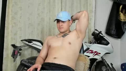 Snapshot of kaledd_musclee chatting on 01-10-25, 10:25 Kaledd musclees room Master online show from 01-10-25, 10:25