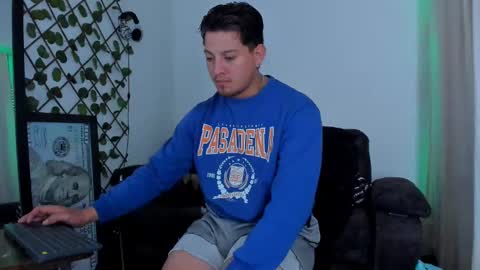 Snapshot of kaledd_musclee chatting on 09-09-25, 06:18 Kaledd musclees room Master online show from 09-09-25, 06:18