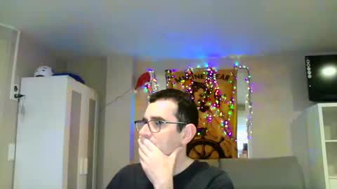 Snapshot of kalem48 chatting on 12-04-24, 08:01 MusicMen49 online show from 12-04-24, 08:01