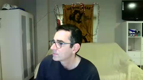 Snapshot of kalem48 chatting on 12-10-24, 01:32 MusicMen49 online show from 12-10-24, 01:32