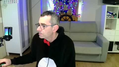 Snapshot of kalem48 chatting on 01-05-25, 09:05 MusicMen49 online show from 01-05-25, 09:05