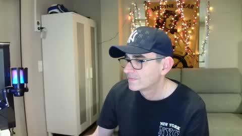 Snapshot of kalem48 chatting on 02-16-25, 12:41 MusicMen49 online show from 02-16-25, 12:41