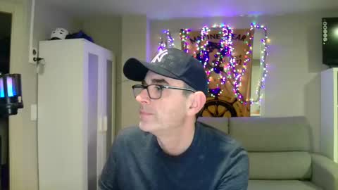 Snapshot of kalem48 chatting on 02-18-25, 03:53 MusicMen49 online show from 02-18-25, 03:53