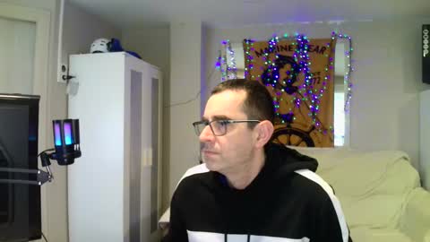 Snapshot of kalem48 chatting on 02-23-25, 02:35 MusicMen49 online show from 02-23-25, 02:35