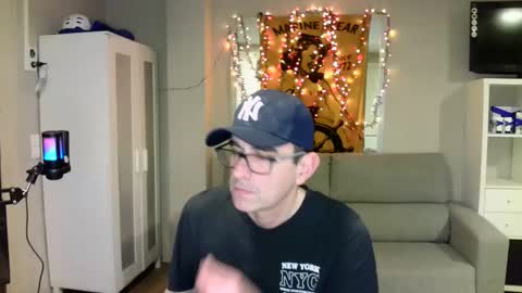 Snapshot of kalem48 chatting on 03-04-25, 01:34 MusicMen49 online show from 03-04-25, 01:34