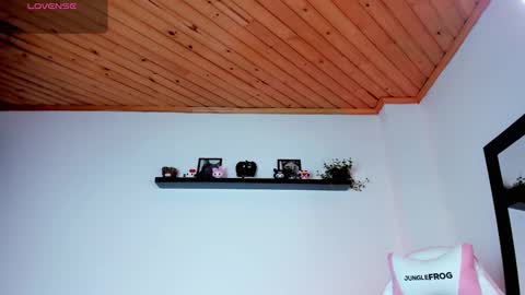 Kali Ka Please help me with your thumbs up its important   dont forget my birthday on October 26 online show from 10-13-25, 08:09