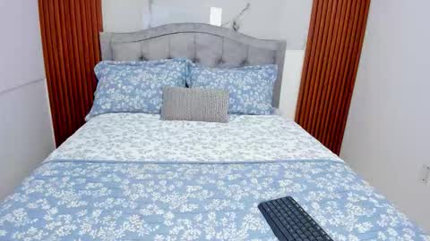 Kali Bloom  online show from 12-02-25, 08:48