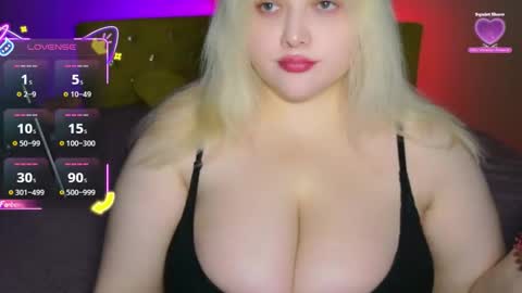 Snapshot of kaliroses8 chatting on 10-08-25, 11:02 sweet rose online show from 10-08-25, 11:02