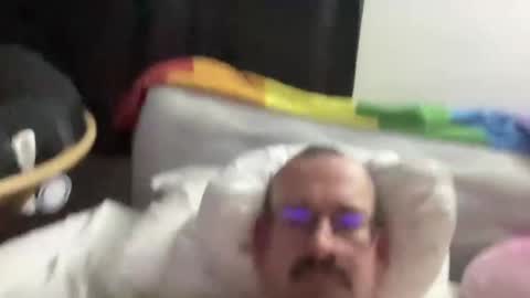 Snapshot of kallen87tm chatting on 12-29-24, 04:27 Kyler online show from 12-29-24, 04:27