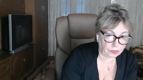 Snapshot of kalliiina chatting on 10-27-25, 08:29 kalliiina online show from 10-27-25, 08:29