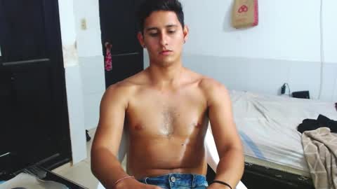 Snapshot of kam_and_friends chatting on 01-18-25, 03:20 Kev online show from 01-18-25, 03:20