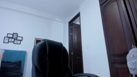 Kamilalopez online show from 10-16-25, 08:32