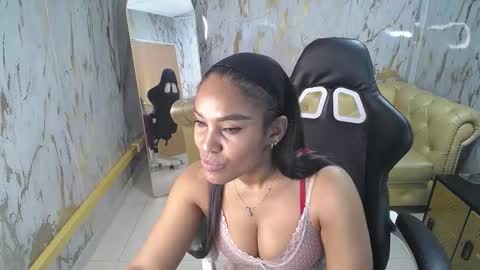 Kamala. Live 2100 - 600 online show from 11-11-25, 03:06