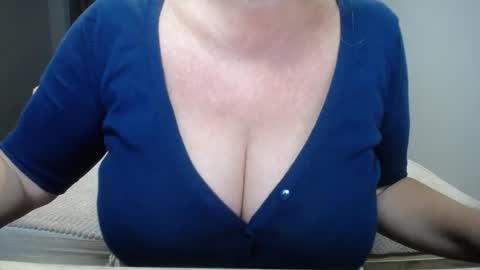 Snapshot of kamaliasim chatting on 11-11-25, 07:58 KamaliaSim online show from 11-11-25, 07:58