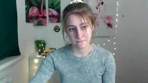 Snapshot of kamilla_love_ chatting on 10-13-25, 01:33 kamilla_love_ online show from 10-13-25, 01:33