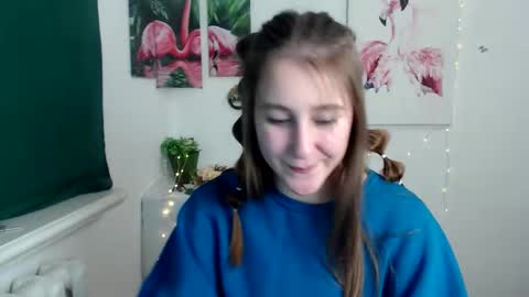 Snapshot of kamilla_love_ chatting on 10-30-25, 01:23 kamilla_love_ online show from 10-30-25, 01:23