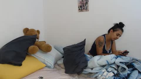 Snapshot of kammy_cami chatting on 10-02-25, 12:17 kammy   y   camila online show from 10-02-25, 12:17