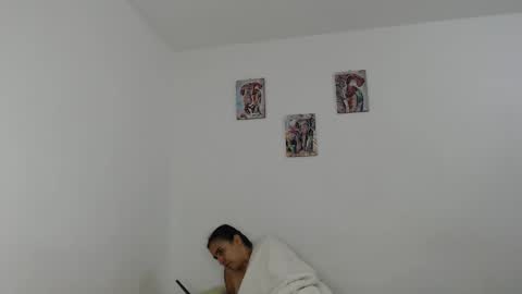 Snapshot of kammy_cami chatting on 12-01-25, 08:58 kammy y camila online show from 12-01-25, 08:58