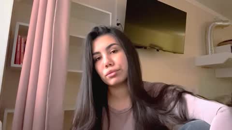 Snapshot of kandisdiperna chatting on 10-21-25, 01:23 Karina online show from 10-21-25, 01:23