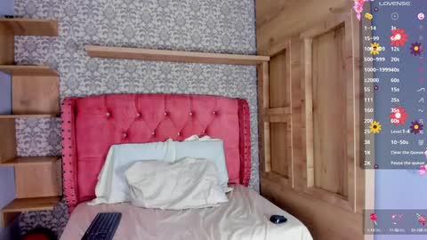 hello  Im Danni online show from 01-06-25, 09:19