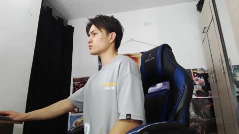 andres online show from 11-18-25, 01:26