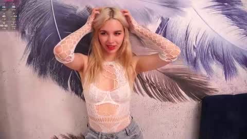 Snapshot of kaneshacornick chatting on 09-10-25, 03:17 Alice online show from 09-10-25, 03:17