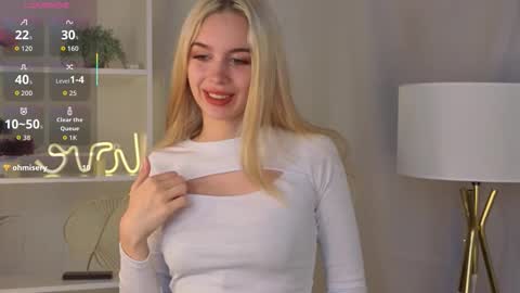 Snapshot of kaneshacornick chatting on 09-22-25, 03:08 Alice online show from 09-22-25, 03:08