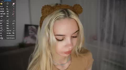 Snapshot of kaneshacornick chatting on 01-09-26, 02:58 Alice online show from 01-09-26, 02:58