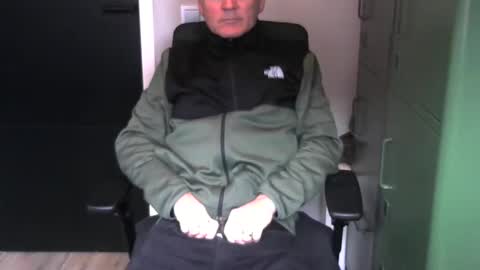 Robbie online show from 12-19-24, 02:02