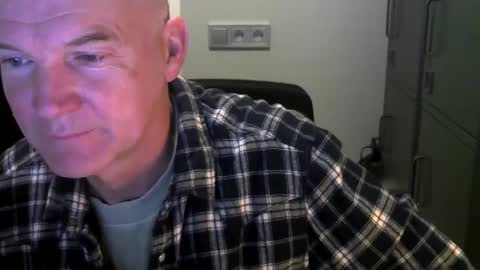 Robbie online show from 01-13-25, 05:23