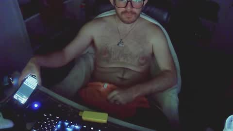 Snapshot of kapuccino chatting on 02-08-25, 06:54 Oliver online show from 02-08-25, 06:54