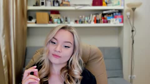 Snapshot of kara_smith_ chatting on 10-09-25, 10:52 Kara. Off from 15th till 24th of December online show from 10-09-25, 10:52