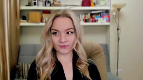 Snapshot of kara_smith_ chatting on 11-02-25, 11:40 Kara. Off from 15th till 24th of December online show from 11-02-25, 11:40