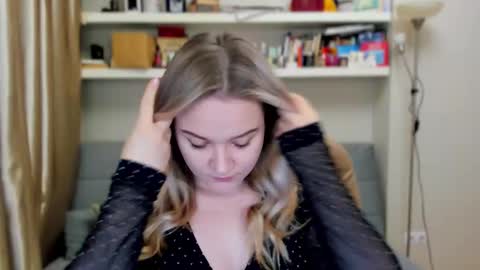 Snapshot of kara_smith_ chatting on 11-08-25, 11:14 Kara. Off from 15th till 24th of December online show from 11-08-25, 11:14